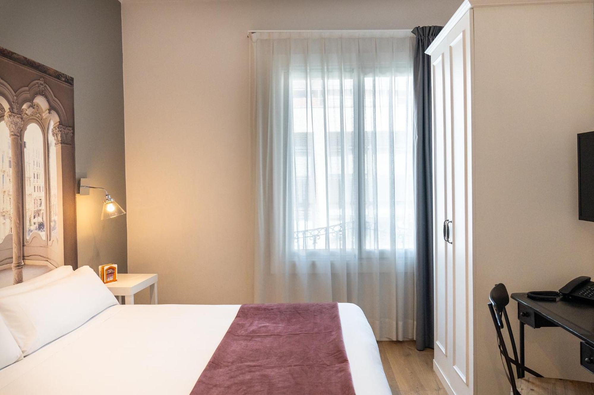 Hotel Meson Castilla Atiram