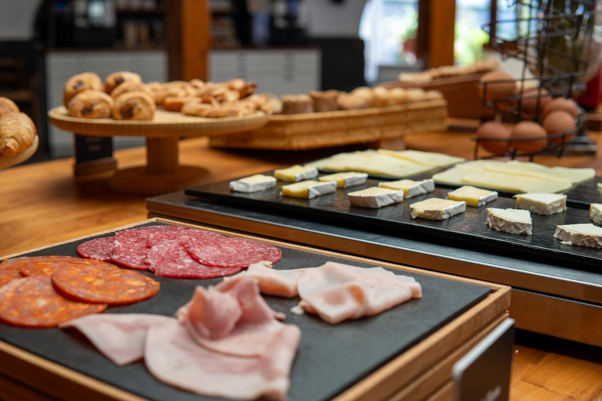 Hotel Meson Castilla Atiram